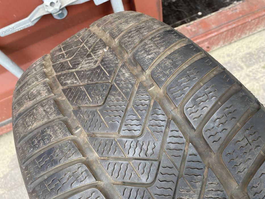 Opony zimowe Pirelli Winter Sottozero 3 275/40 R18 2szt. 2020r. 5mm