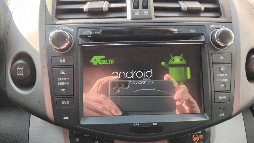 Продаю б/у магнітолу TOYOTA RAV4 III покоління у гарному стані