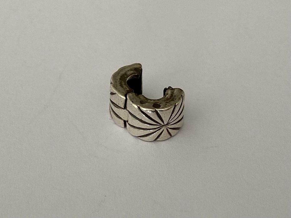 Pulseira Pandora e contas