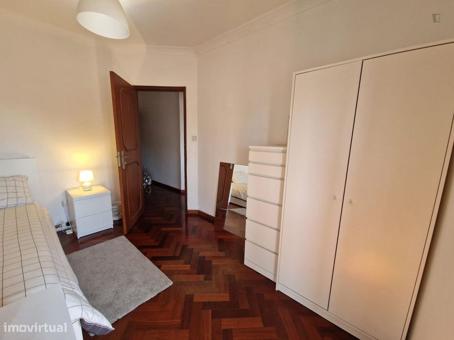 625984 - Quarto com cama de solteiro, com...