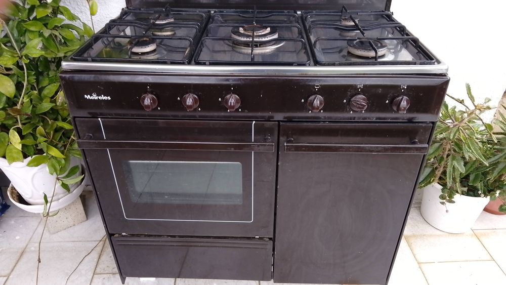 Fogão a gás com forno