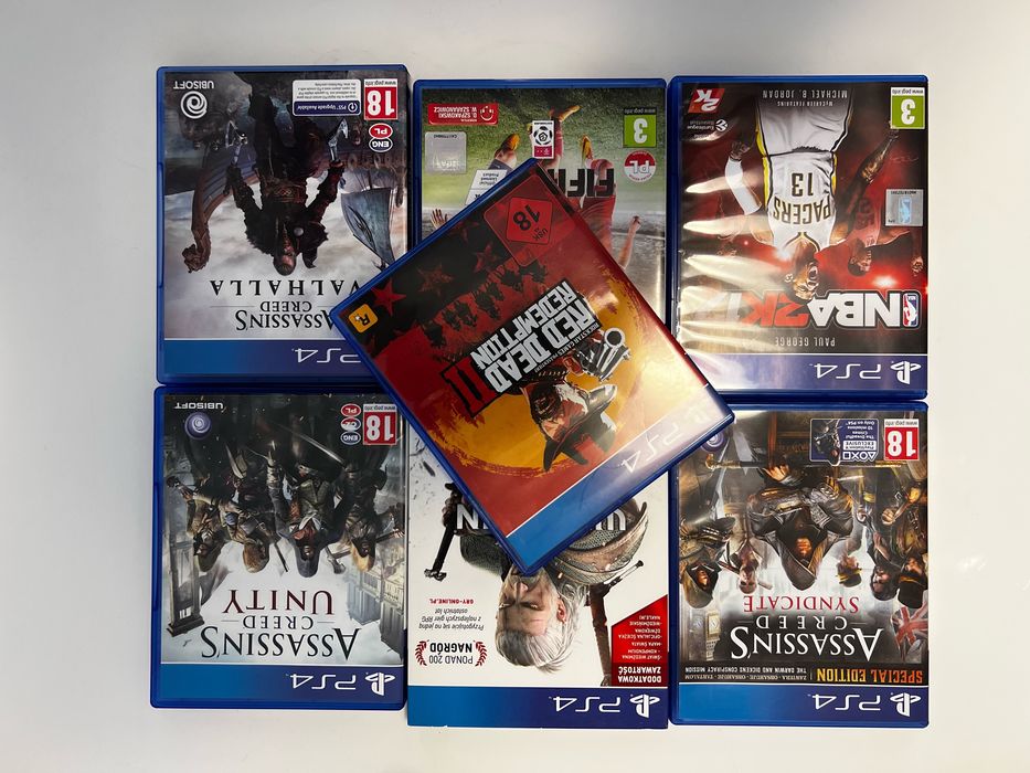 Konsola PlayStation 4 + gry