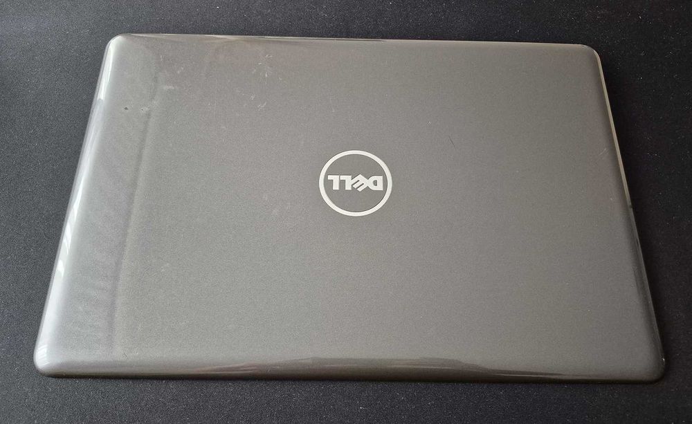 Klapa obudowa matrycy skrzydło Dell Inspiron 5567