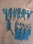 Vendo conjunto de 14 suspensórios em azul turquesa
