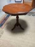 Stolik stylowy drewniany szer.55 wys.60