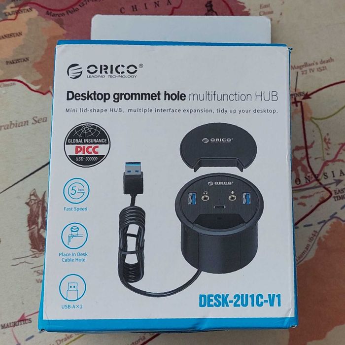 Hub USB 3.0 + audio ORICO  montaż do otworu w blacie biurka.