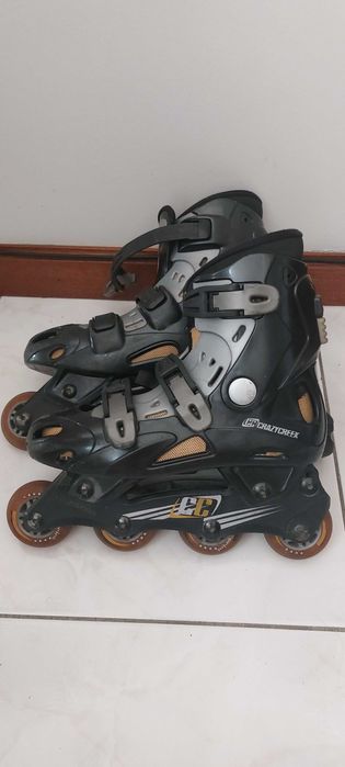 Patins tamanho 37
