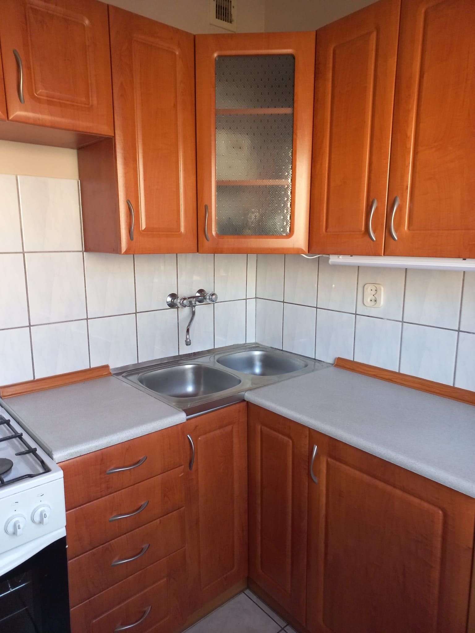 Sprzedam 2-pokojowe mieszkanie z balkonem–Głuchołazy-48m2- os. Koszyka