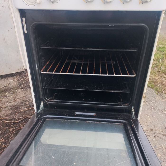 Продам газовую плиту Индезит