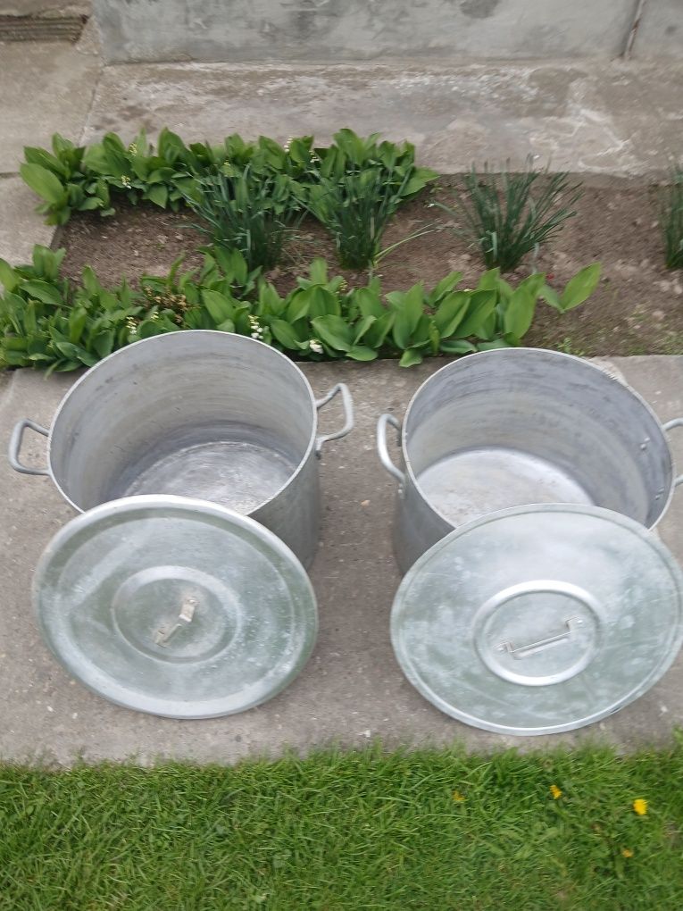 Продам алюмінієві каструлі і з нержавійки,чайник,гусятниці.