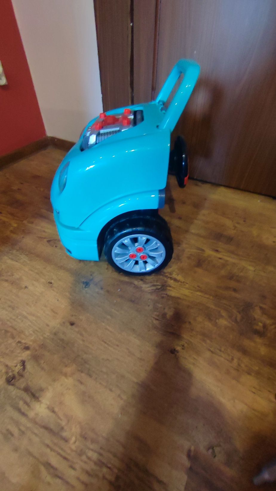 Auto dla młodego mechanika