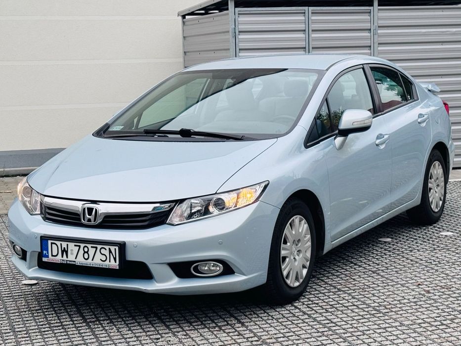 Honda Civic 1,8 Benzyna 140KM Czujniki Parkowania Podgrzewane Fotele Salon Polska