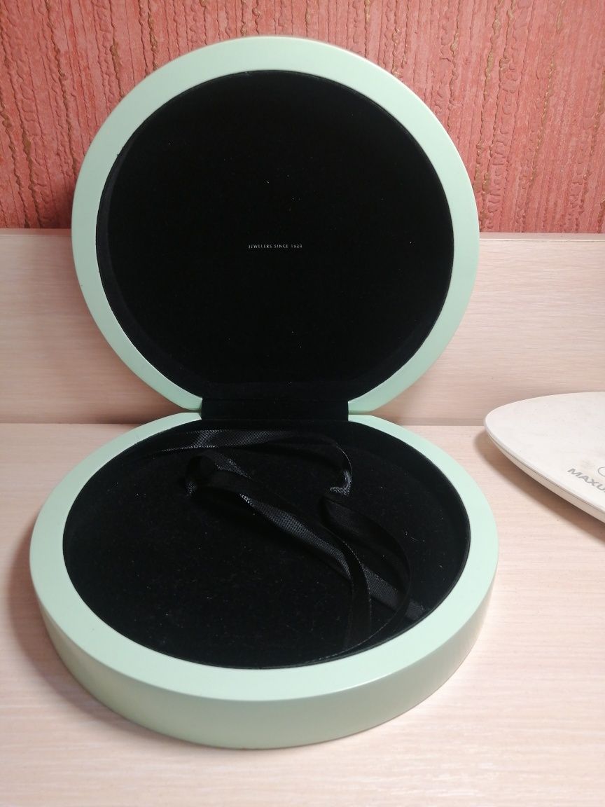 Коробка для ювелирных украшений,, Pomellato,,Gucci,,