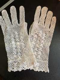 Stare rękawiczki z bawełnianej nici robione na szydełku