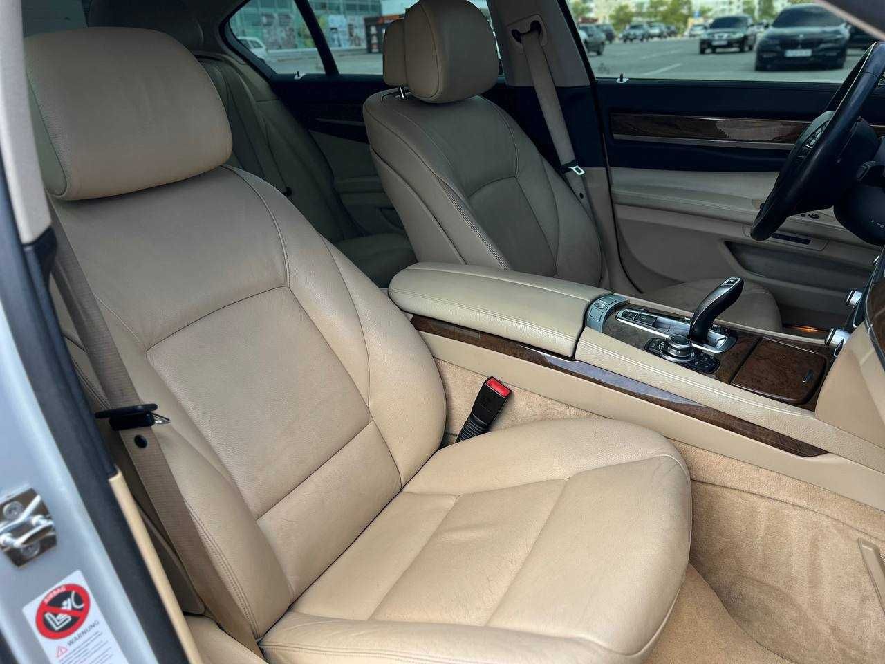 BMW 740i обслужена