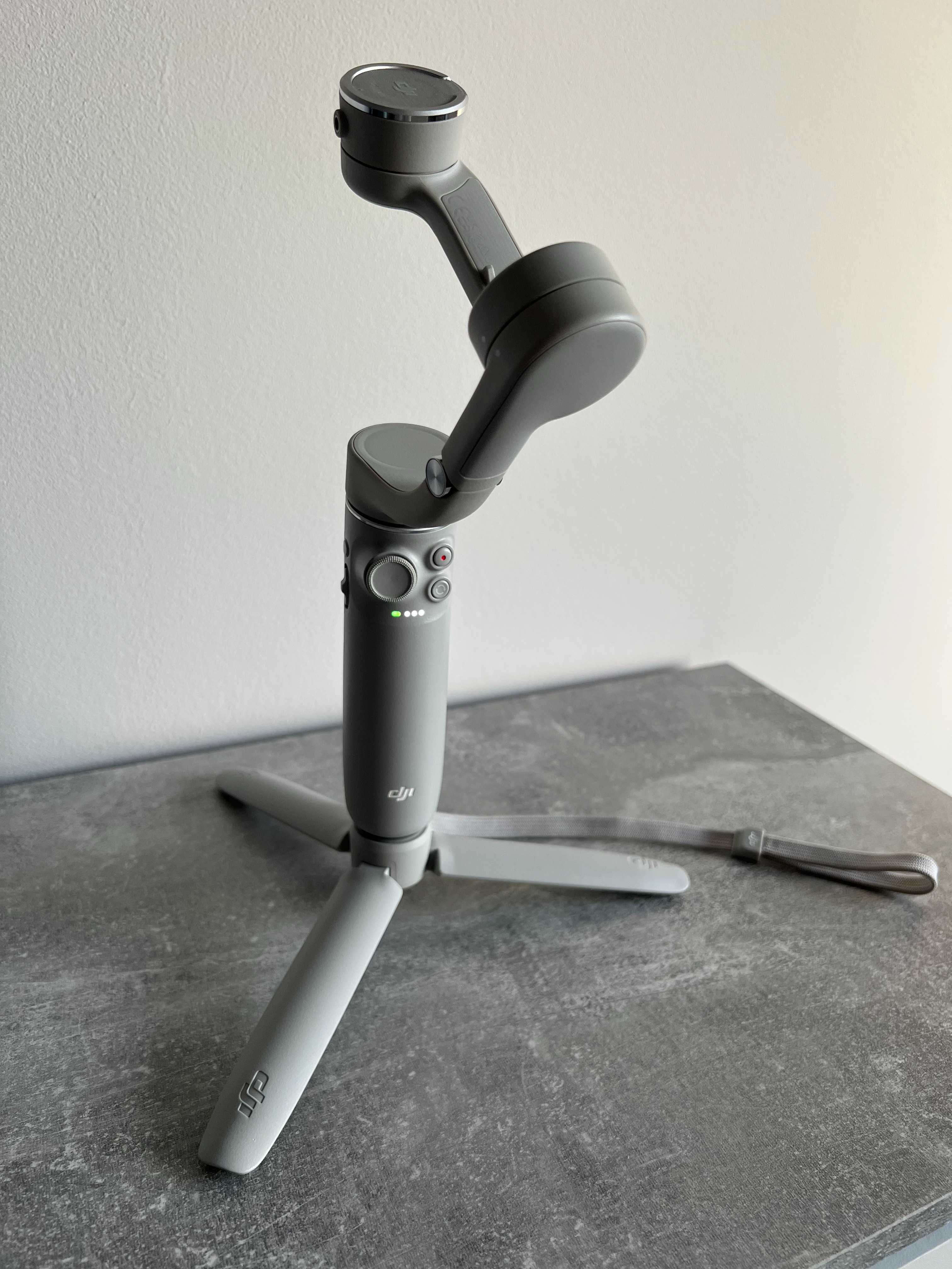 DJI Osmo Mobile 5 (Gimbal/Estabilizador)