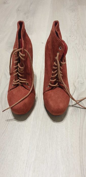 Botins de salto em camurça n°36