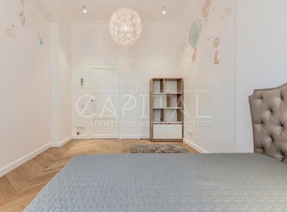 Аренда  4-к квартиры  11 м2 ЖК Французский квартал 2  Центр