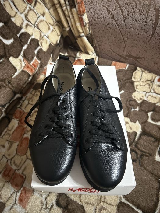 Кожані кеди жіночі