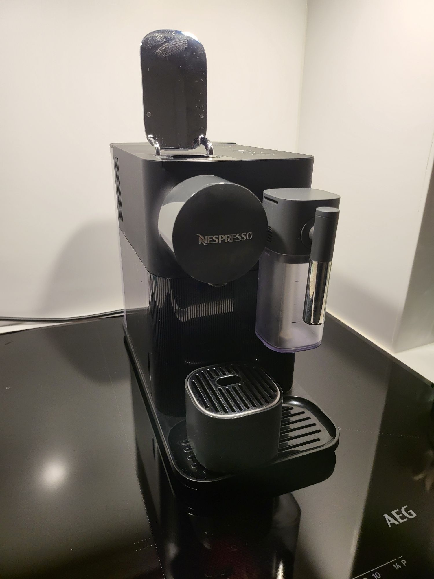 Máquina Nespresso Latissima One