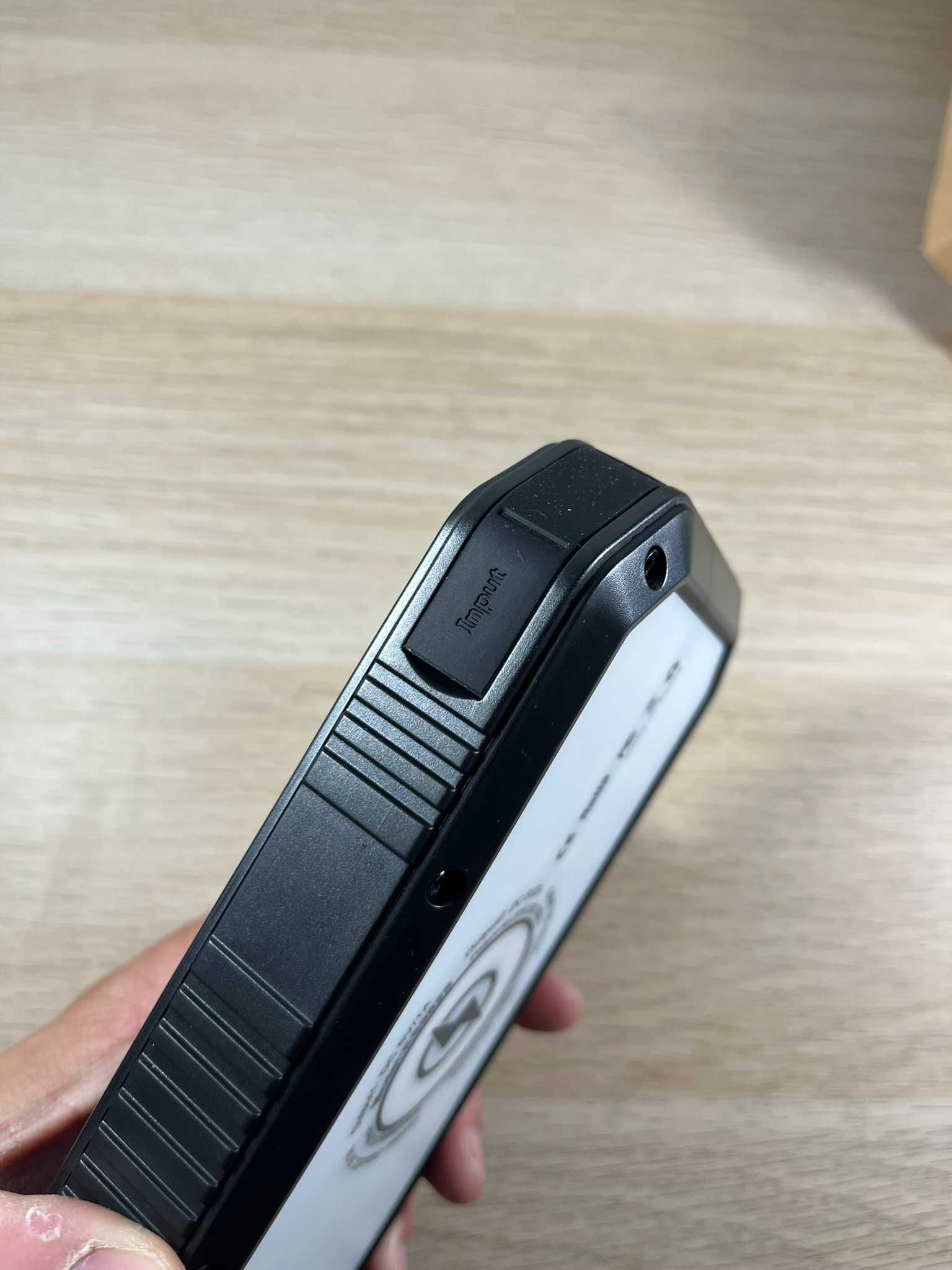 Powerbank 20000mAh c/ painel solar, carregamento sem fios e lanterna