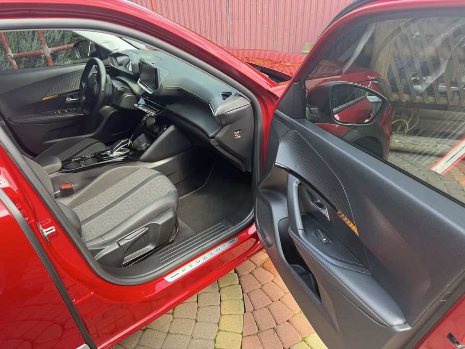 Peugeot E2008 Електро 300 км