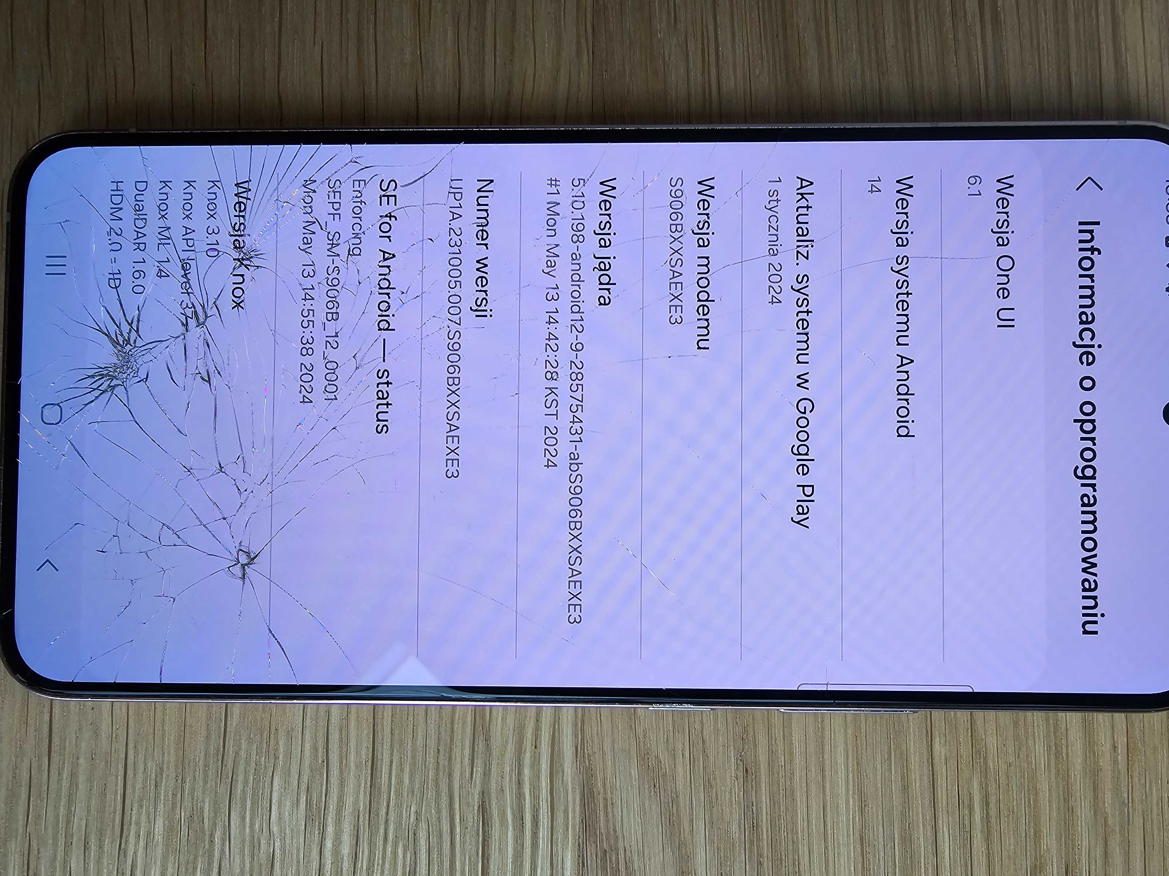 Telefon samsung galaxy s22plus z uszkodzonym ekranem