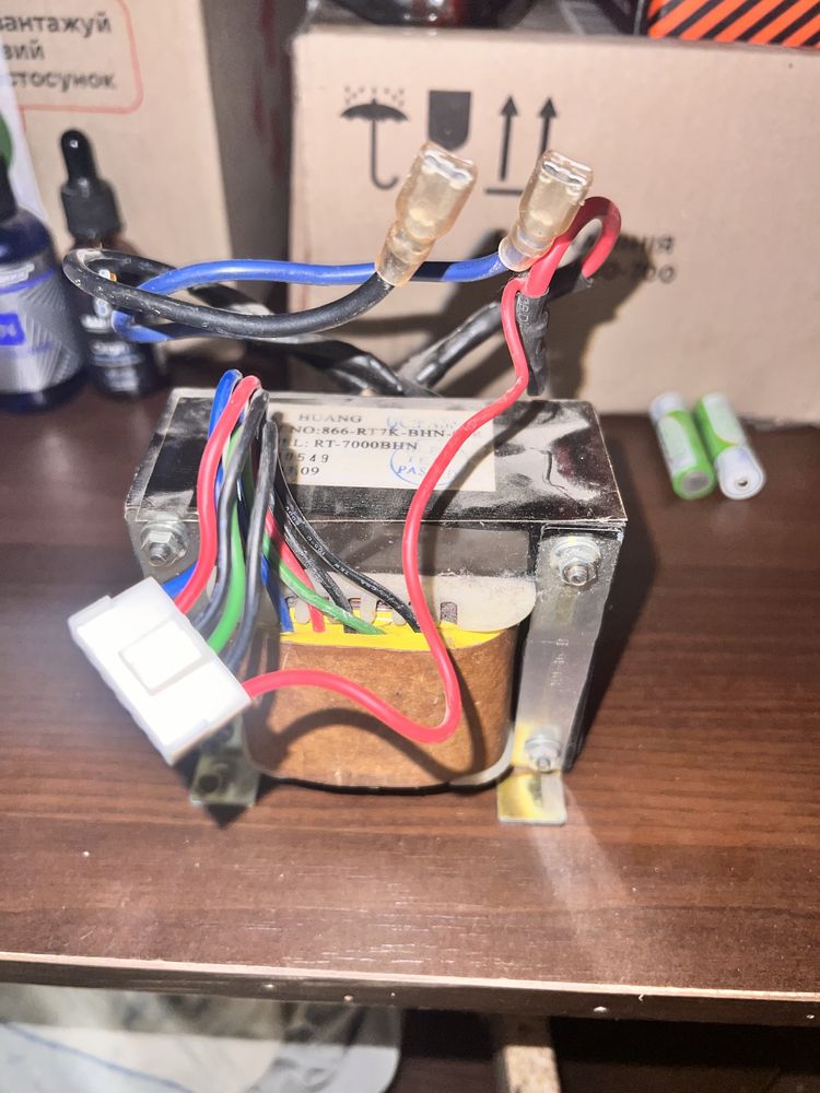 Силовой трансформатор ИБП