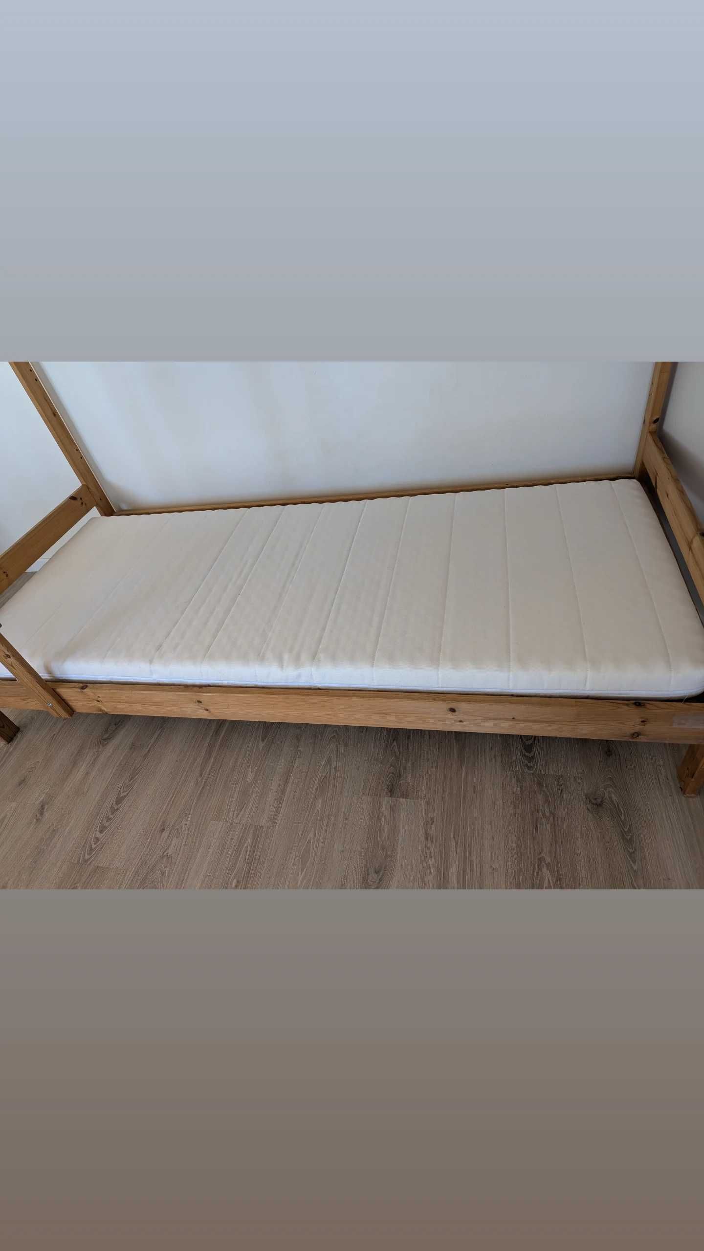 Cama Beliche IKEA MYDAL + 2 colchões IKEA