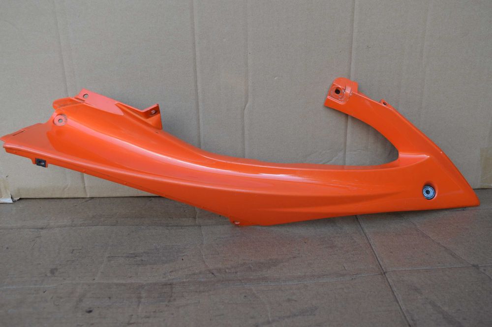 YAMAHA YZF R6 rj15 08r-15r OWIEWKA osłona prawa