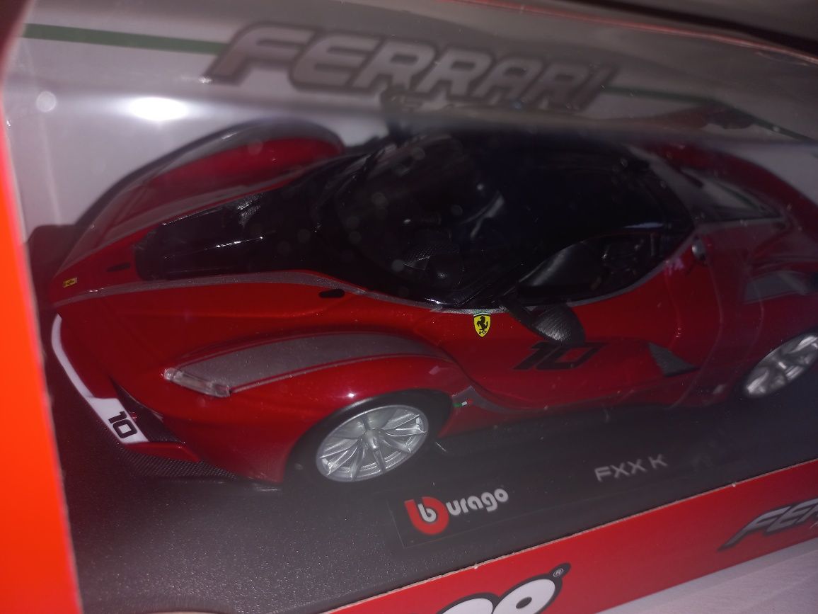 Bburago Ferrari Racing FXX K,skala 1:24