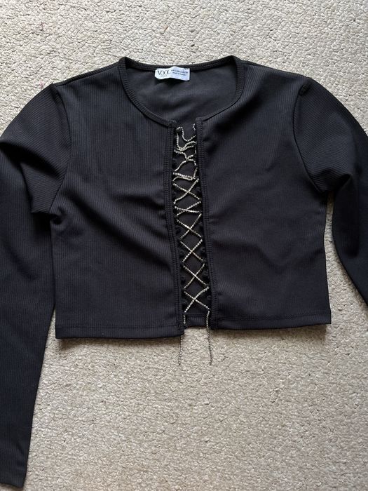 Топ в рубчик на шнуровке с стразами