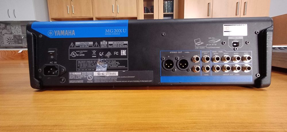 Yamaha MG20XU Mikser anologowy + Case