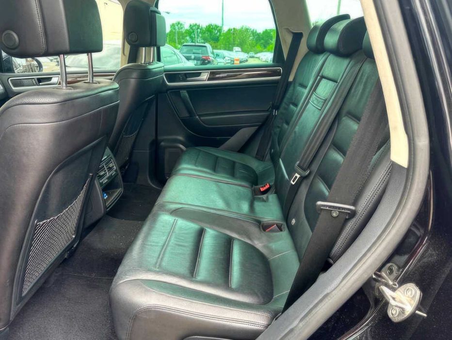 Volkswagen Touareg VR6 Lux      2016