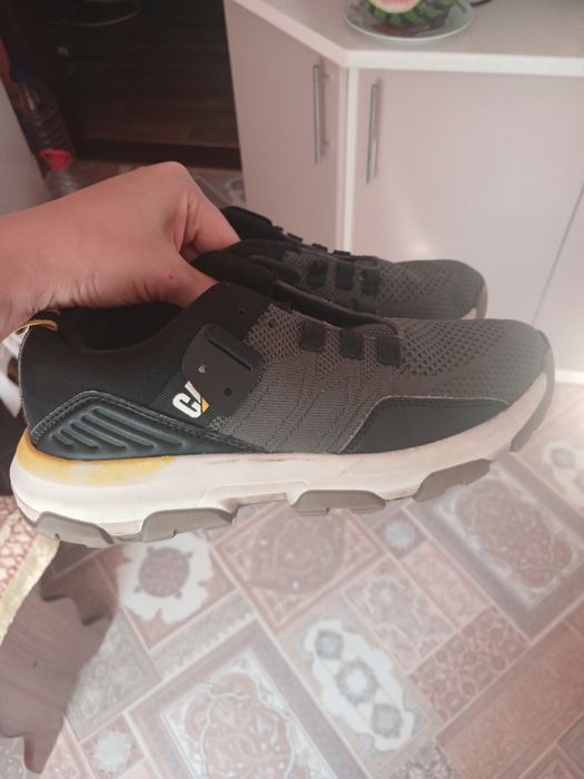 Продам кросівки для хлопця