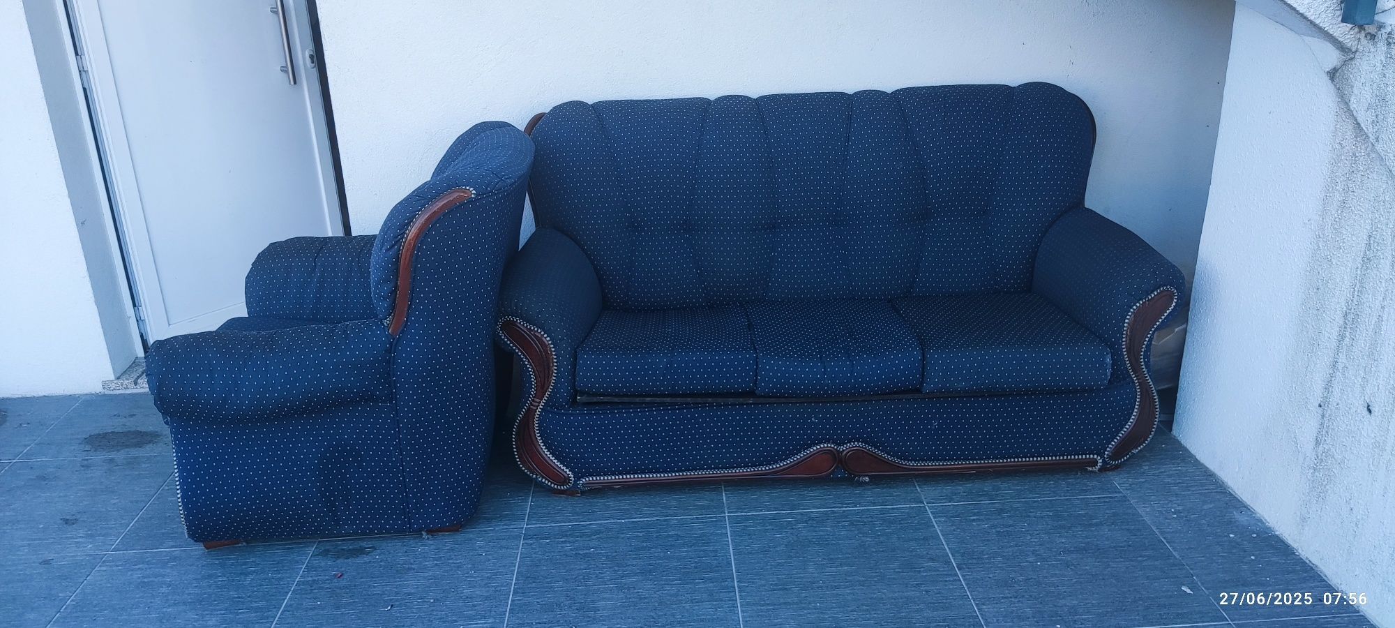 Sofá cama e poltrona
