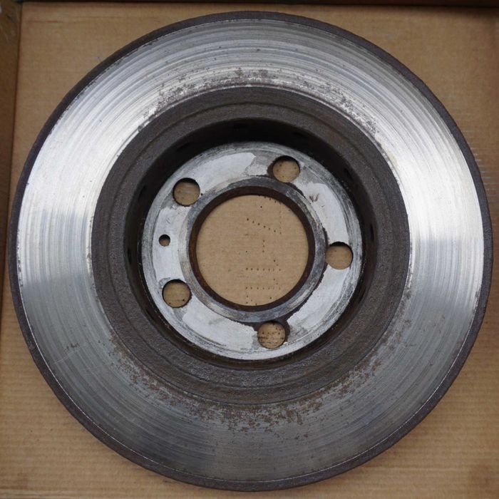 Диски гальмівні передні б/в VW Polo sedan