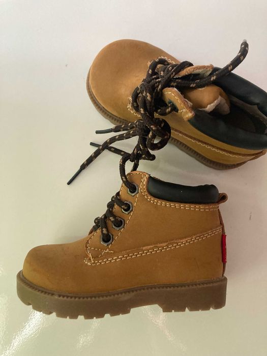 Botas Hipo Rino Baby - Tamanho 20    NOVO