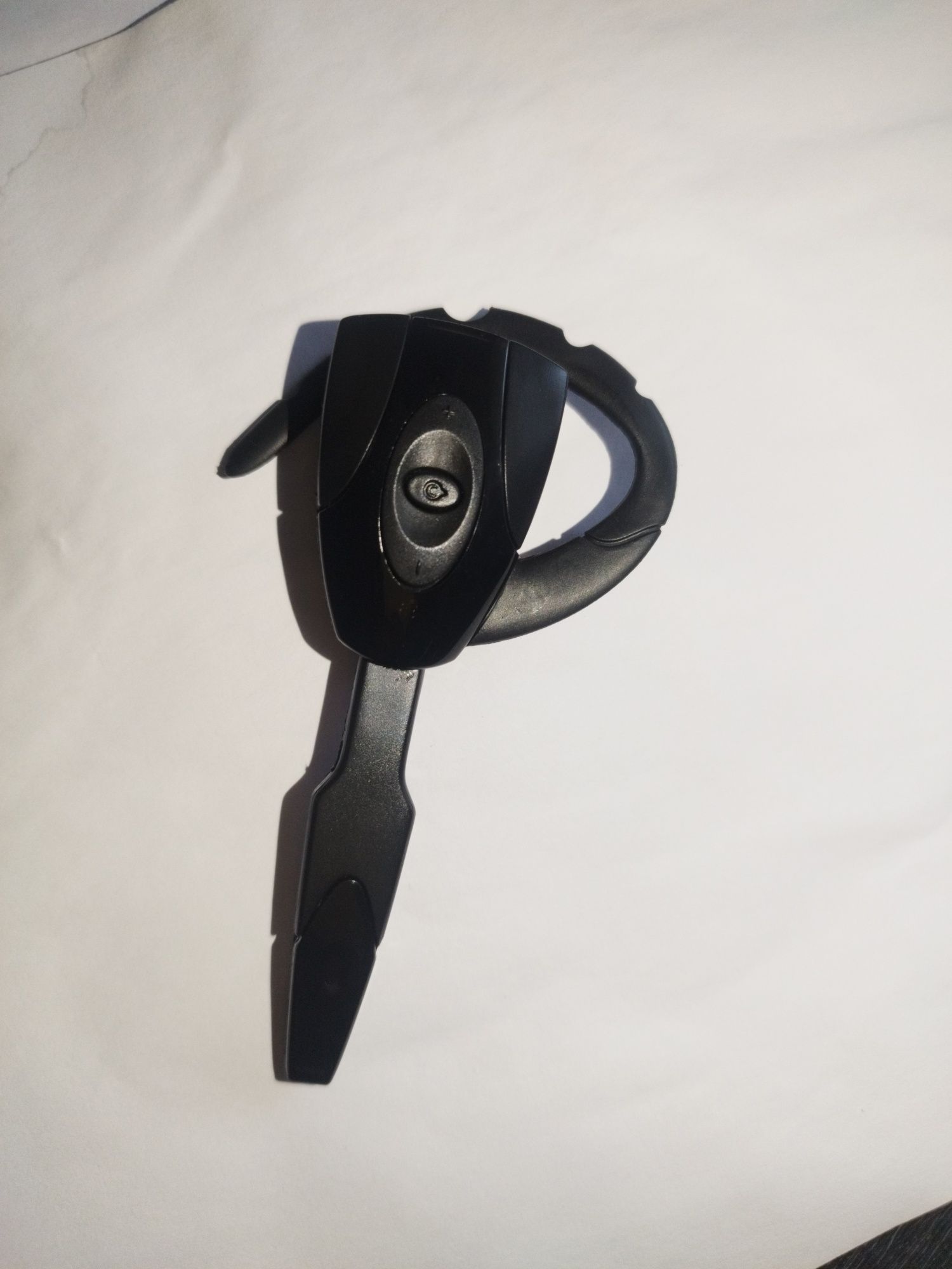 Продам новую bluetooth гарнитуру