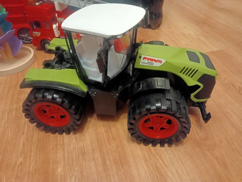 Traktor Bruder i laweta