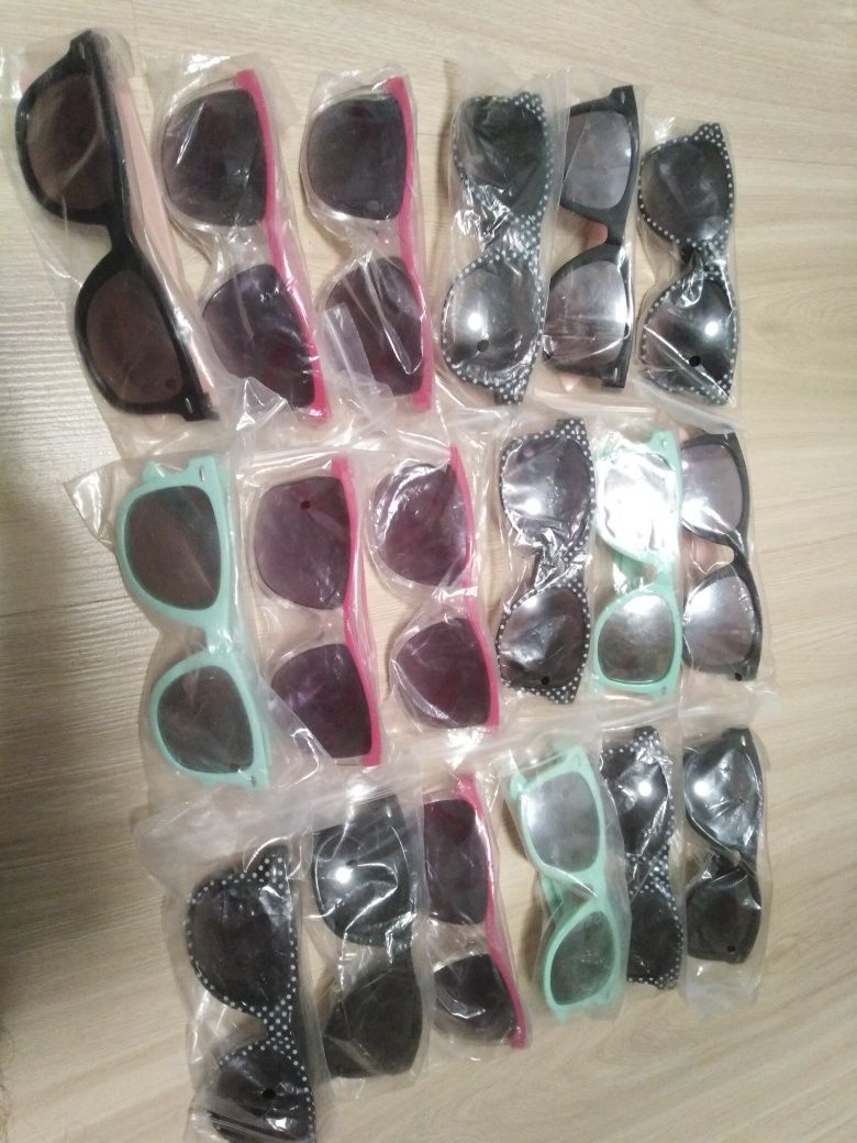 Okulary przeciwsłoneczne dziecięce cena za 18 sztuk