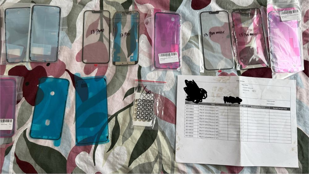 Zestaw szybek, oryginalnych uszczelek i ramek do laminacji LCD iPhone