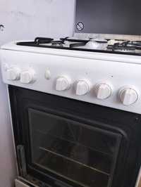 Торг. Кухонна плита Indesit KN3G21 W повністю у справному стані .