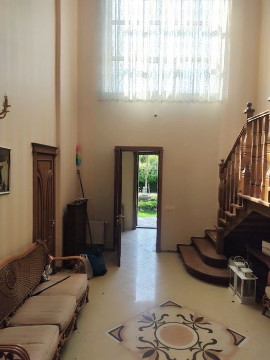 Оренда будинку для сімʼї, під офіс