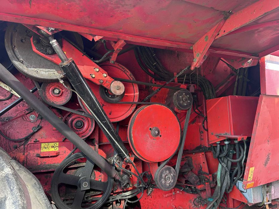 kombajn zbożowy Massey Ferguson MF 38