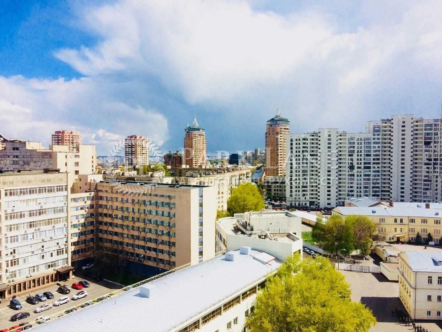 ТЕРМІНОВО! 3 кімн 137м Коновальця Євгена (Щорса) 36б, Юний Орел