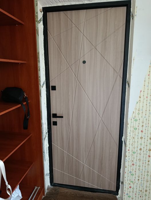 Продам 3-х кімнатну квартиру у центрі Чугуїва