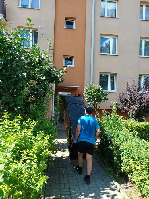 Przeprowadzki transport utylizacja starych mebli tanio