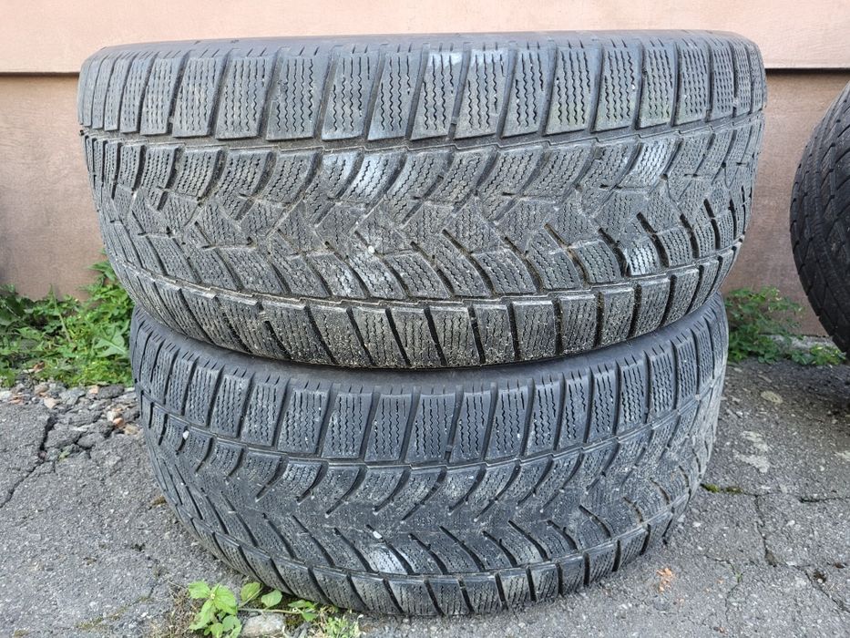 Зимова гума DUNLOP 255/55/18