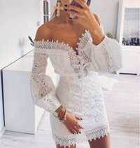 Плаття-сарафан білого кольору/мода і стиль/жіночий одяг/плаття